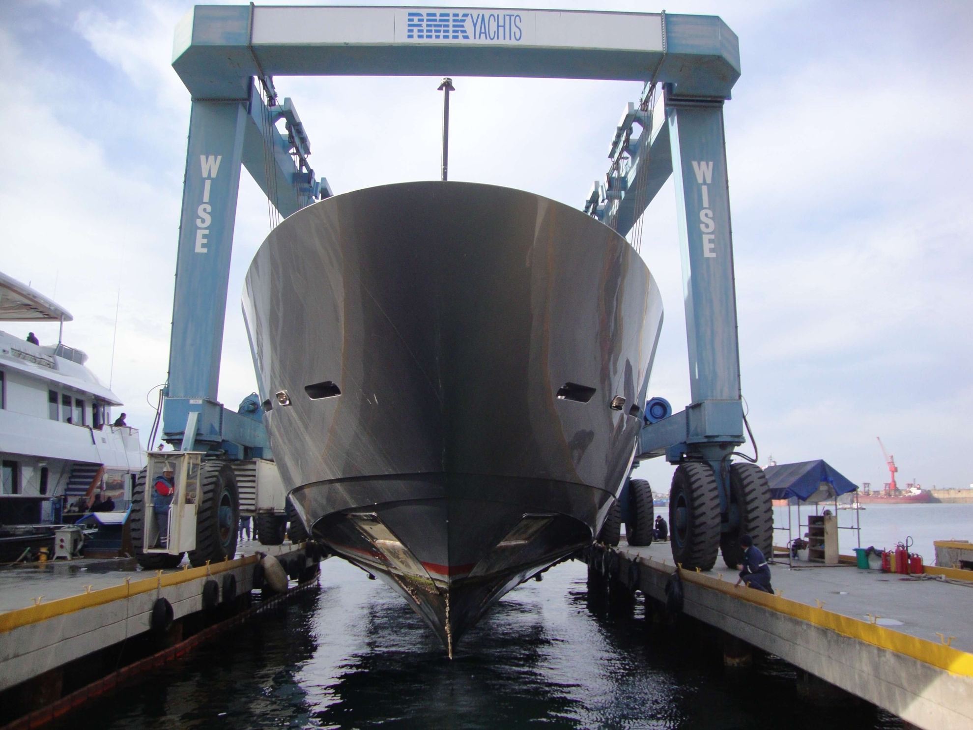 BOUNDARY-PUSHING YACHTS REBUILD PROJECTS