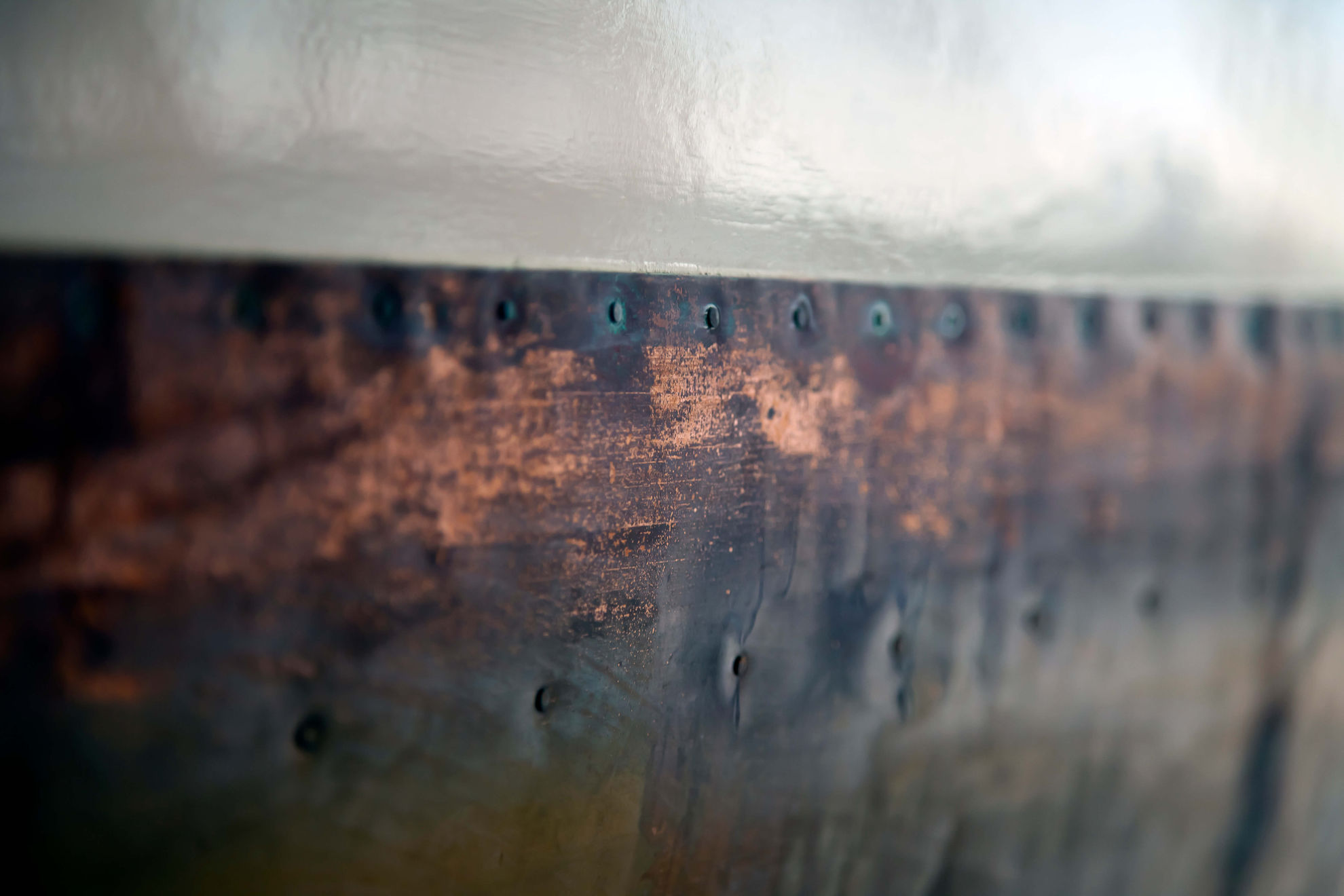 AUTHENTIC YACHT RESTORATION