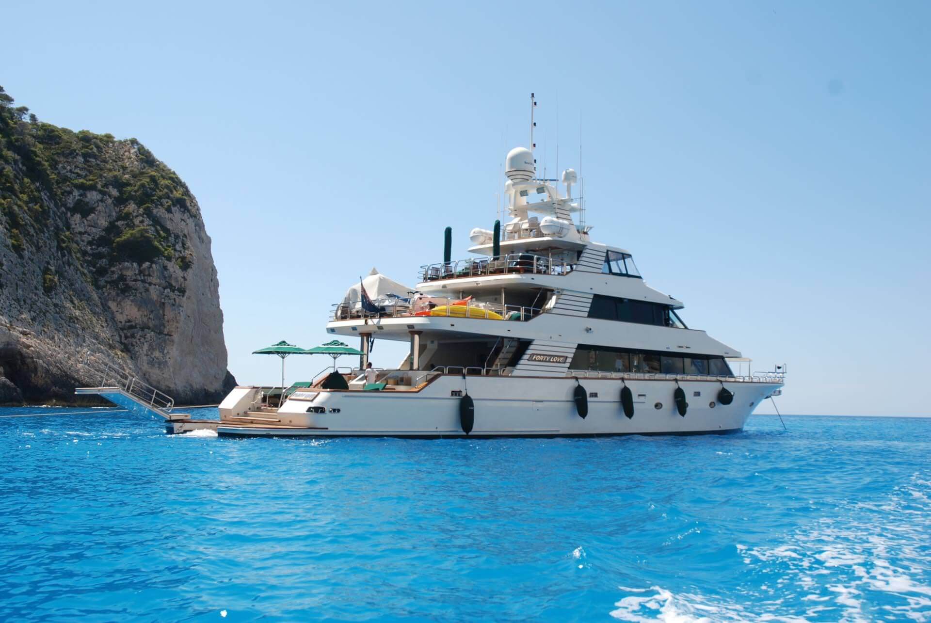 FORTY LOVE (38m) gallery image