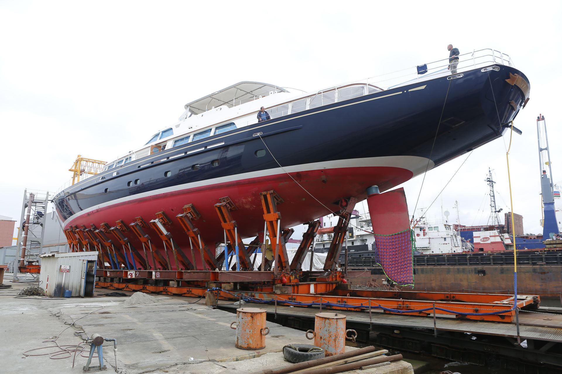 NAZENIN (52m)