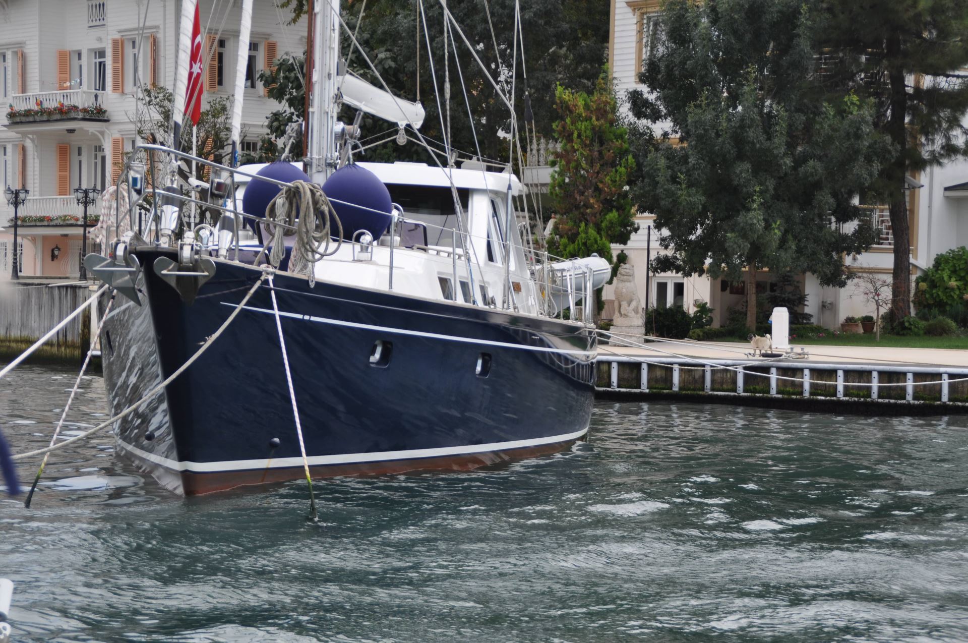 VERA III (20m) gallery image