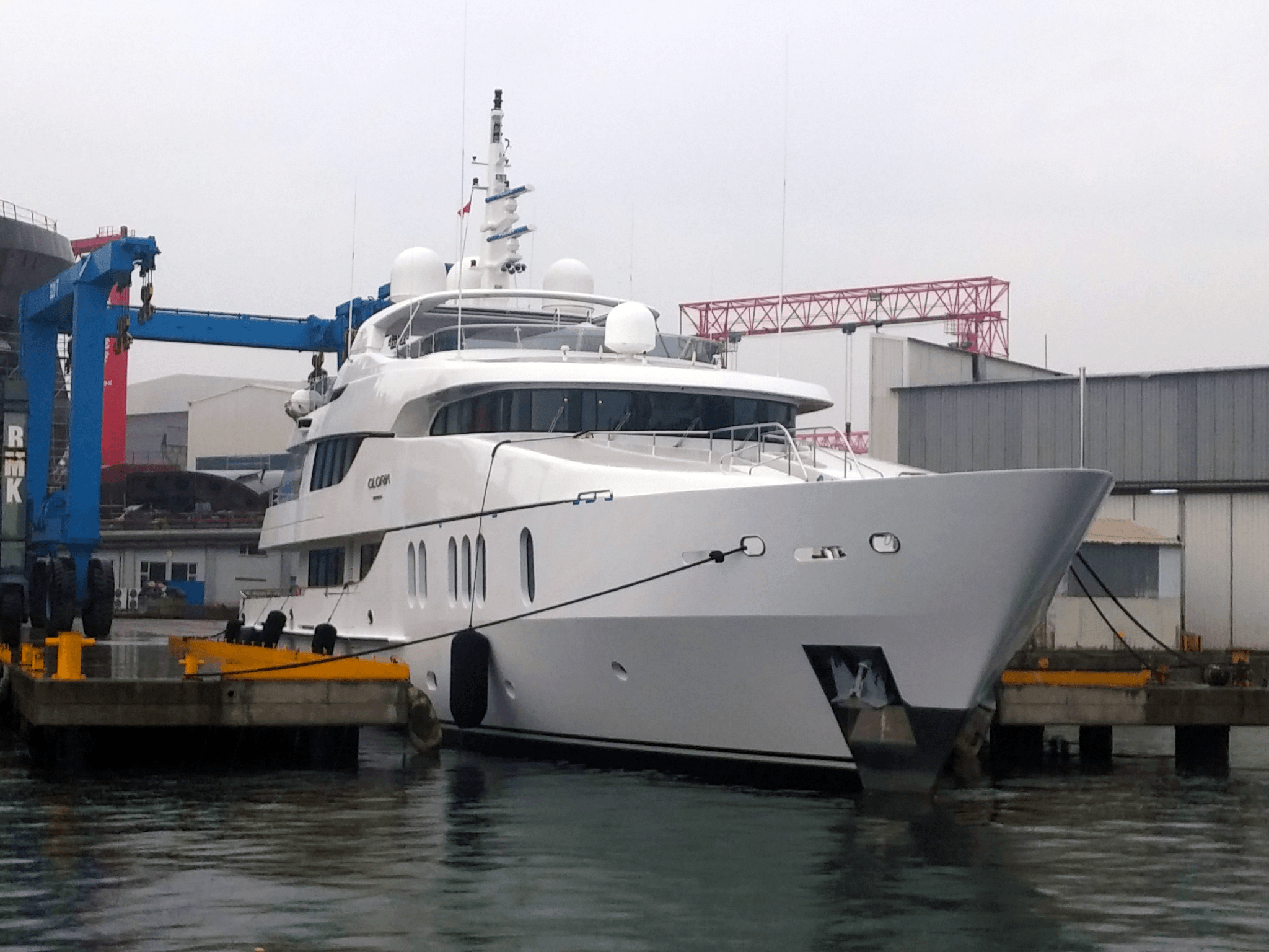 GLORIA TERESA (42m)